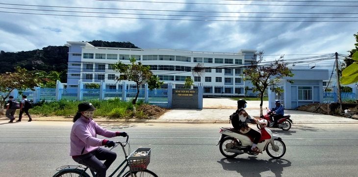 Bệnh nhân ung bướu có thêm bệnh viện mới để chữa trị tại Khánh Hòa - Ảnh 1.