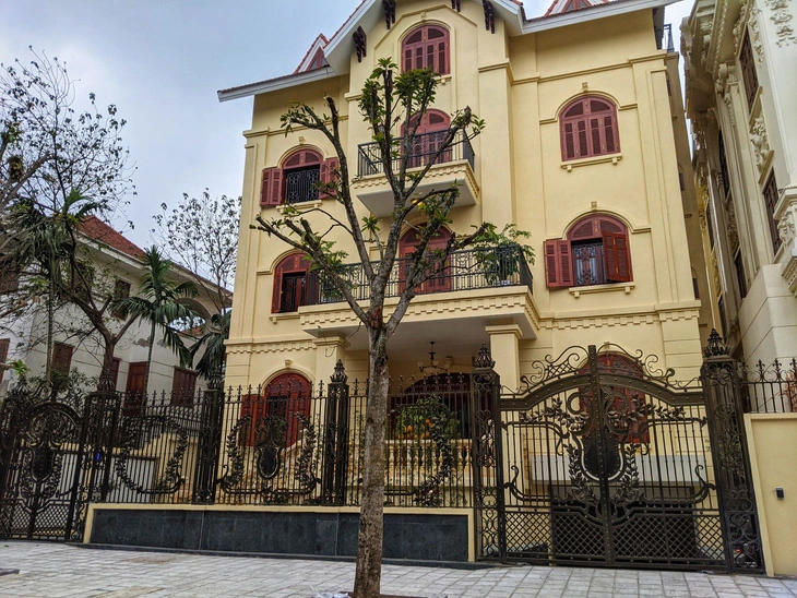 Công trình biệt thự xây sai phép tại số 9B khu biệt thự 5,2ha Yên Hòa, quận Cầu Giấy nay đã hoàn thiện - Ảnh: H.T.
