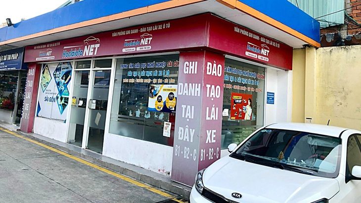 Một văn phòng ghi danh dạy lái xe ở quận Gò Vấp, TP.HCM nay đã không còn hoạt động sau khi bị học viên phản ánh việc nhận tiền nhưng không tổ chức dạy - Ảnh: L.D.