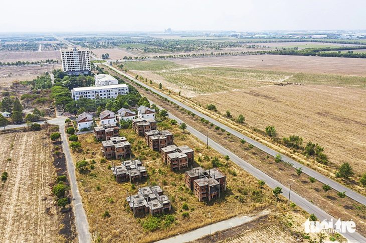 Luật Kinh doanh bất động sản sửa đổi có hiệu lực sẽ bít cửa những dự án bán “lúa non” - Ảnh: QUANG ĐỊNH