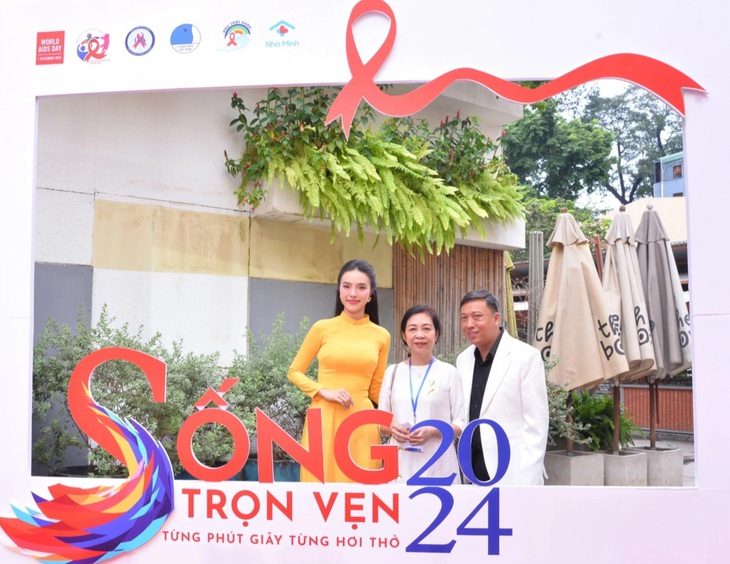 Bùi Quỳnh Hoa, Hạnh Nguyên là đại sứ thân thiện trong cộng đồng nhiễm HIV/AIDS - Ảnh 1.