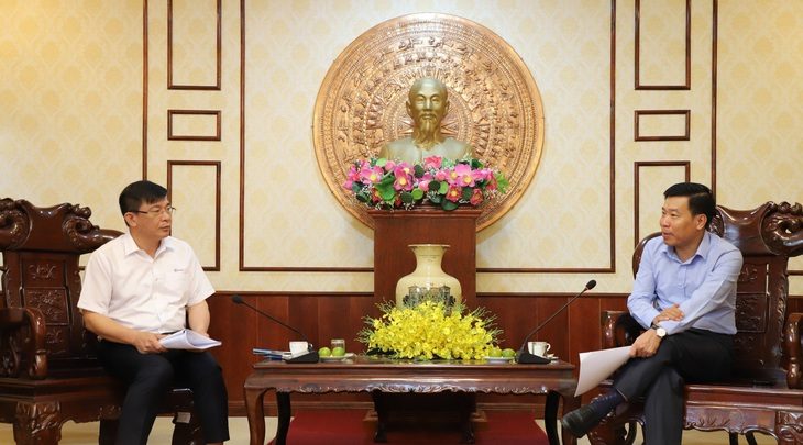 Lãnh đạo tỉnh Bình Phước làm việc với lãnh đạo EVNSPC - Ảnh: EVNSPC cung cấp