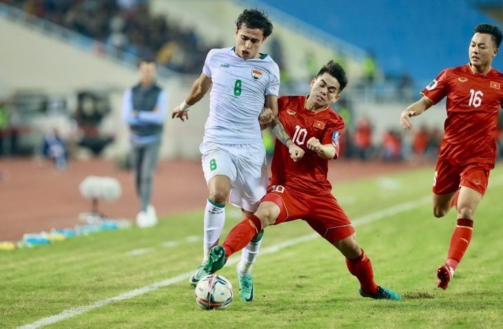 Khuất Văn Khang trong trận đấu với Iraq - Ảnh: NGUYỄN KHÁNH