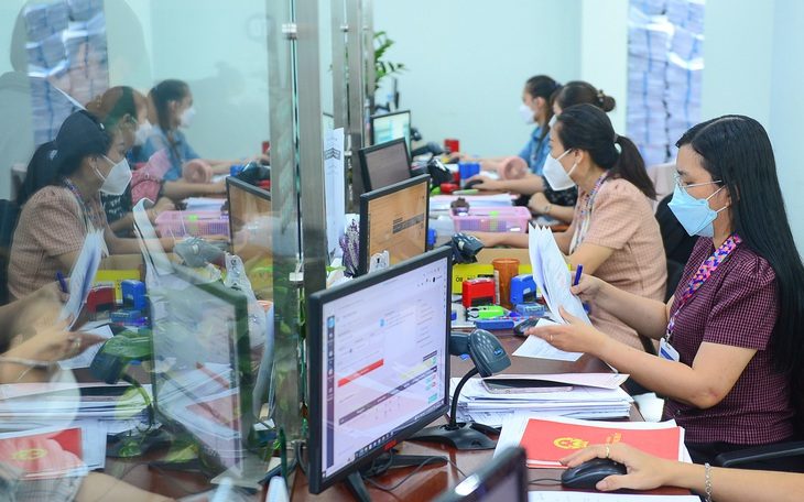 Bộ Nội vụ đề xuất loạt chính sách ưu tiên thu hút người tài năng - Ảnh 1.